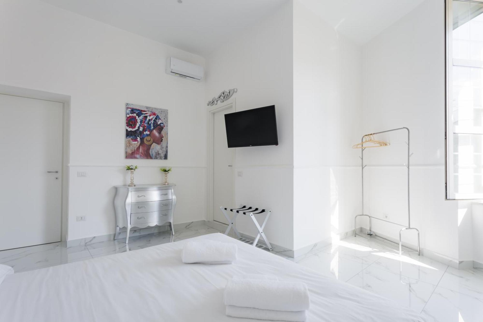 Golden Suites By Dimorra Neapel Exterior foto